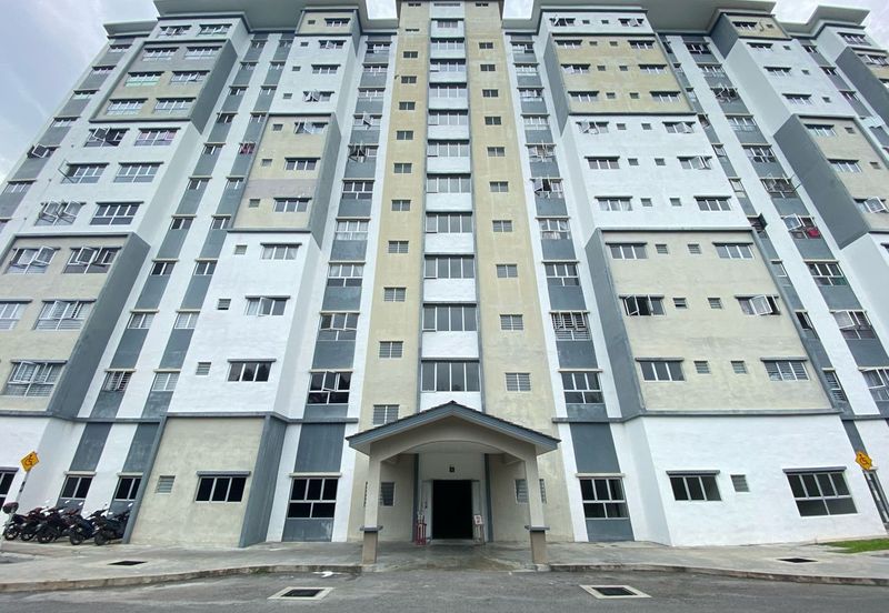 (RENOVATED) Apartment Seri Warisan, Kota Warisan Dengkil for sale 250k only