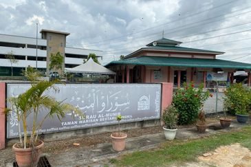 (RENOVATED) Apartment Seri Warisan, Kota Warisan Dengkil for sale 250k only