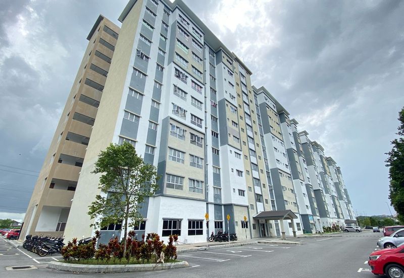 (RENOVATED) Apartment Seri Warisan, Kota Warisan Dengkil for sale 250k only