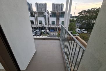 Lake Point Residence