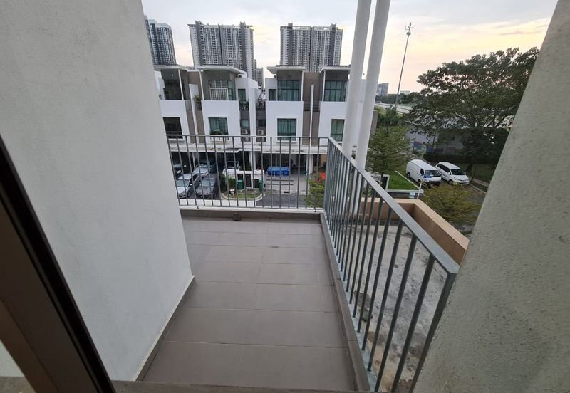 Lake Point Residence