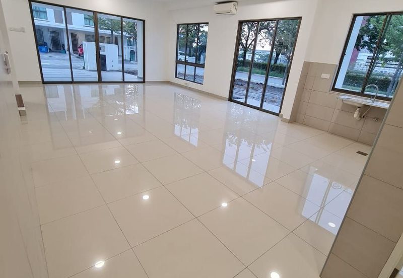 Lake Point Residence