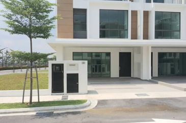 Lake Point Residence