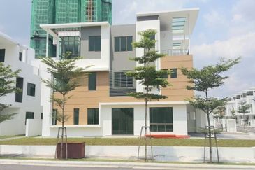 Lake Point Residence