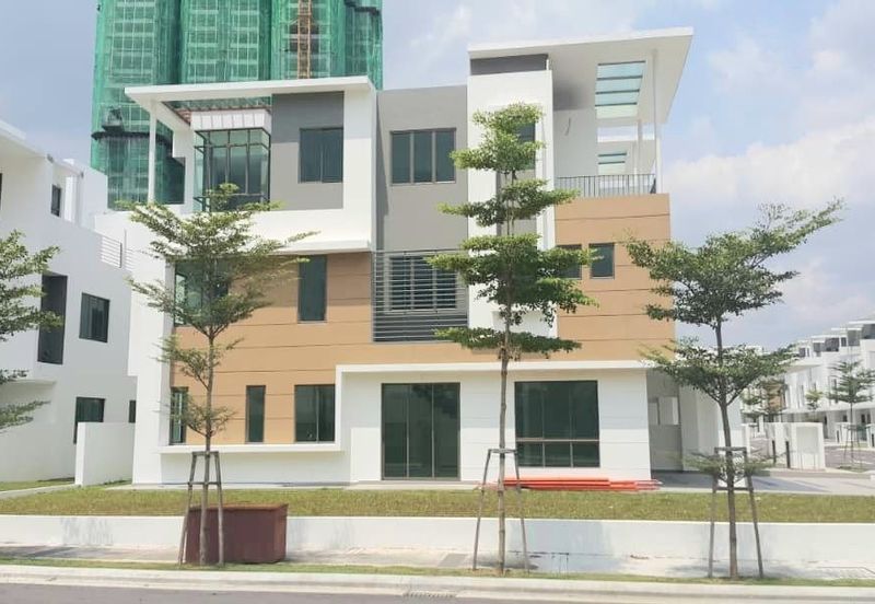 Lake Point Residence