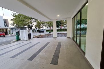 Lake Point Residence