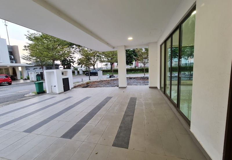 Lake Point Residence