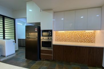 Hijau Apartment (Ukay Heights)