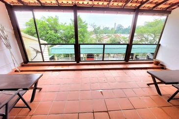 Hijau Apartment (Ukay Heights)