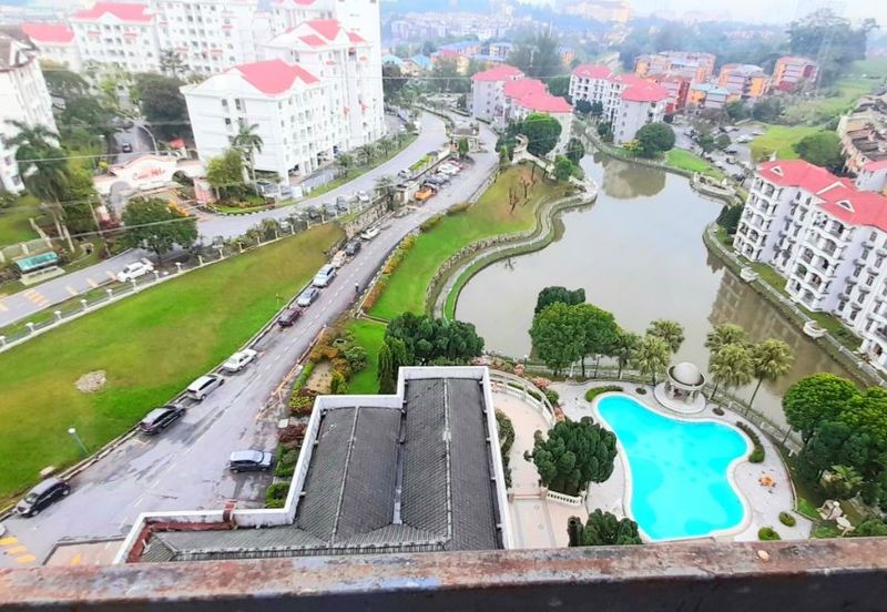 Casa Venicia Condominium