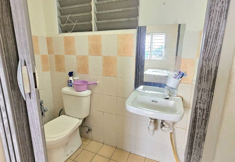 Residensi Bistaria, Ukay Bistari