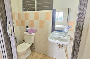 Residensi Bistaria, Ukay Bistari