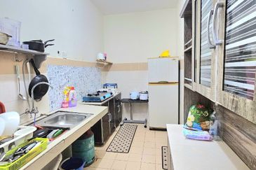 Residensi Bistaria, Ukay Bistari