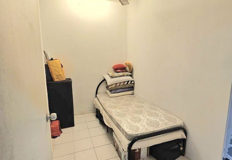 Residensi Bistaria, Ukay Bistari