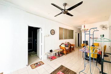 Residensi Bistaria, Ukay Bistari