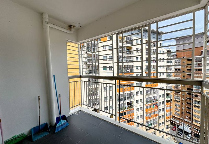 Residensi Bistaria, Ukay Bistari