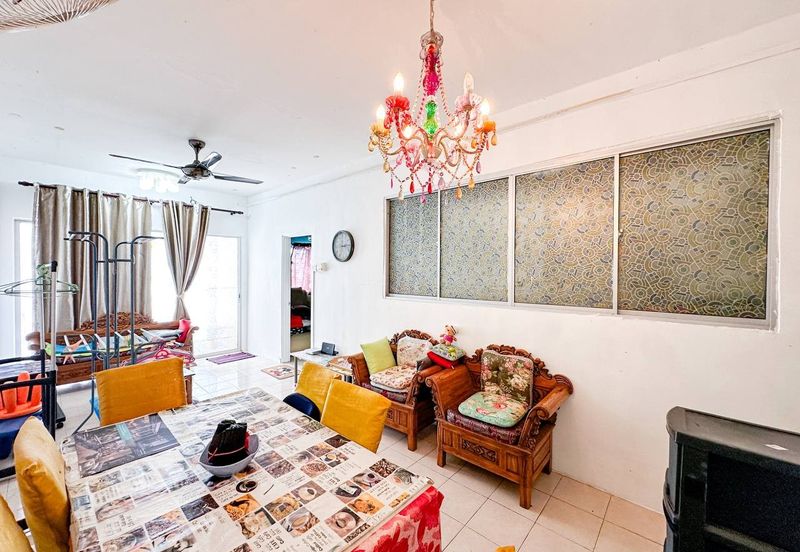 Residensi Bistaria, Ukay Bistari