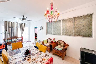 Residensi Bistaria, Ukay Bistari