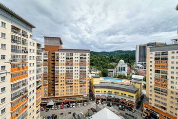 Residensi Bistaria, Ukay Bistari