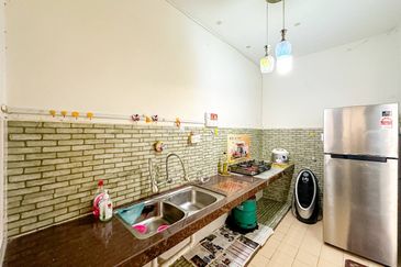 Residensi Bistaria, Ukay Bistari