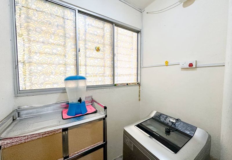 Residensi Bistaria, Ukay Bistari