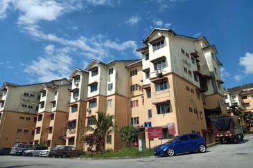 Cempaka Apartment (Taman Bunga Raya)