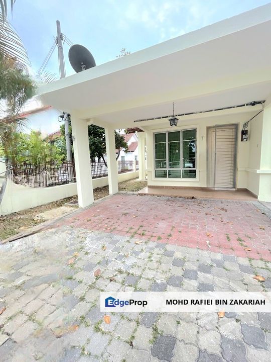 Bandar Bukit Raja end lot Single Storey Terrace, Jalan Makyong, Klang, Selangor, Klang
