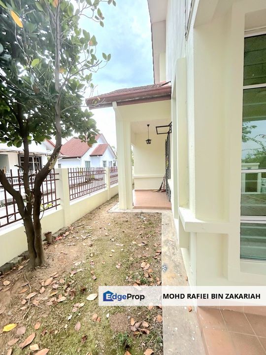Bandar Bukit Raja end lot Single Storey Terrace, Jalan Makyong, Klang, Selangor, Klang