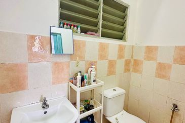 Residensi Bistaria, Ukay Bistari