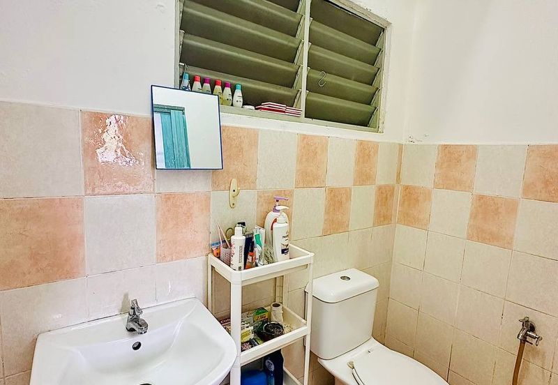 Residensi Bistaria, Ukay Bistari