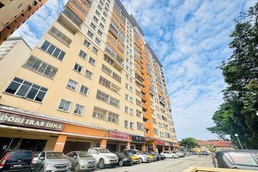 Residensi Bistaria, Ukay Bistari