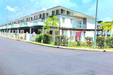 TAMAN PELANGI LANGKAP