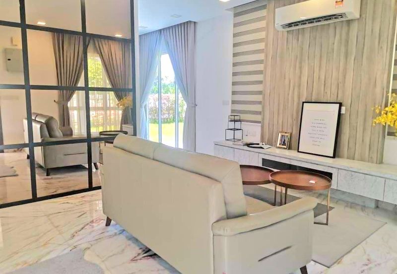 TAMAN PELANGI LANGKAP