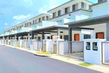 TAMAN PELANGI LANGKAP