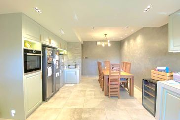 Jalan Anggerik Aranda 31/41