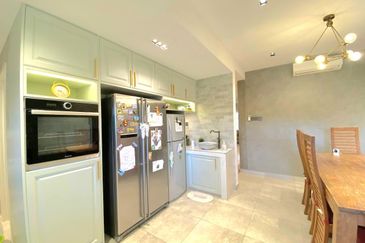 Jalan Anggerik Aranda 31/41