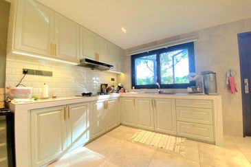 Jalan Anggerik Aranda 31/41