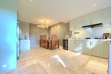 Jalan Anggerik Aranda 31/41