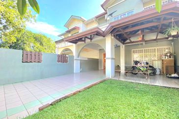 Jalan Anggerik Aranda 31/41