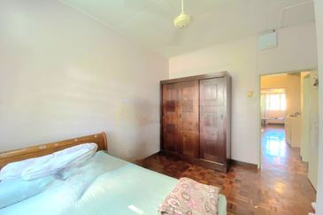 Jalan Anggerik Aranda 31/41