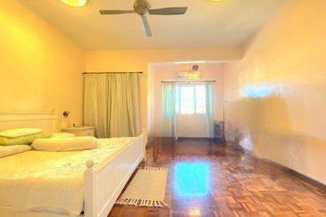 Jalan Anggerik Aranda 31/41