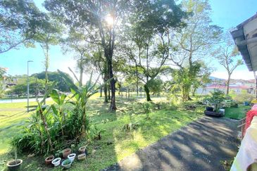 Jalan Anggerik Aranda 31/41