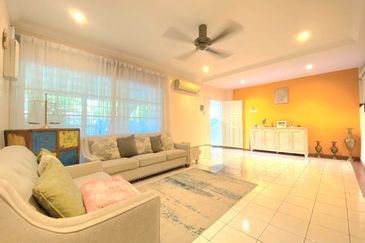 Jalan Anggerik Aranda 31/41