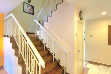 Jalan Anggerik Aranda 31/41