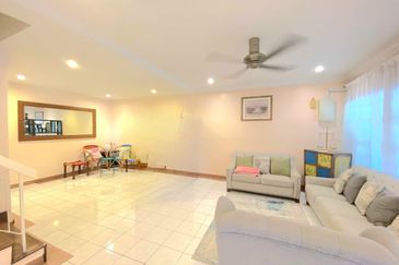 Jalan Anggerik Aranda 31/41