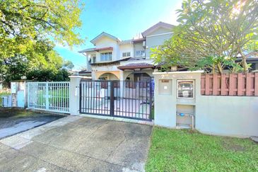 Jalan Anggerik Aranda 31/41