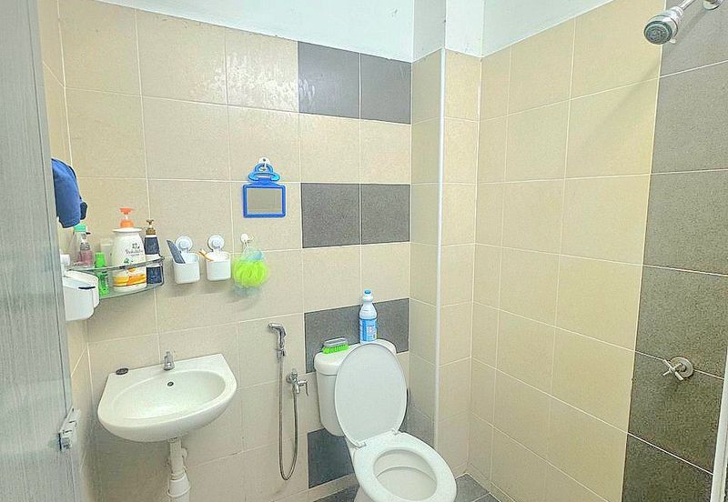 DESA LAHAT SRI -WANG