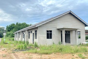 (Zero Deposit) Projek Perumahan Teres Setingkat Taman Jelatok Tanah Merah, Kelantan.