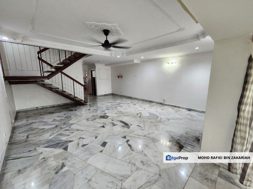 FACING OPEN Double Storey Terrace House Taman Karak Utama Batu Caves, Kuala Lumpur, Gombak