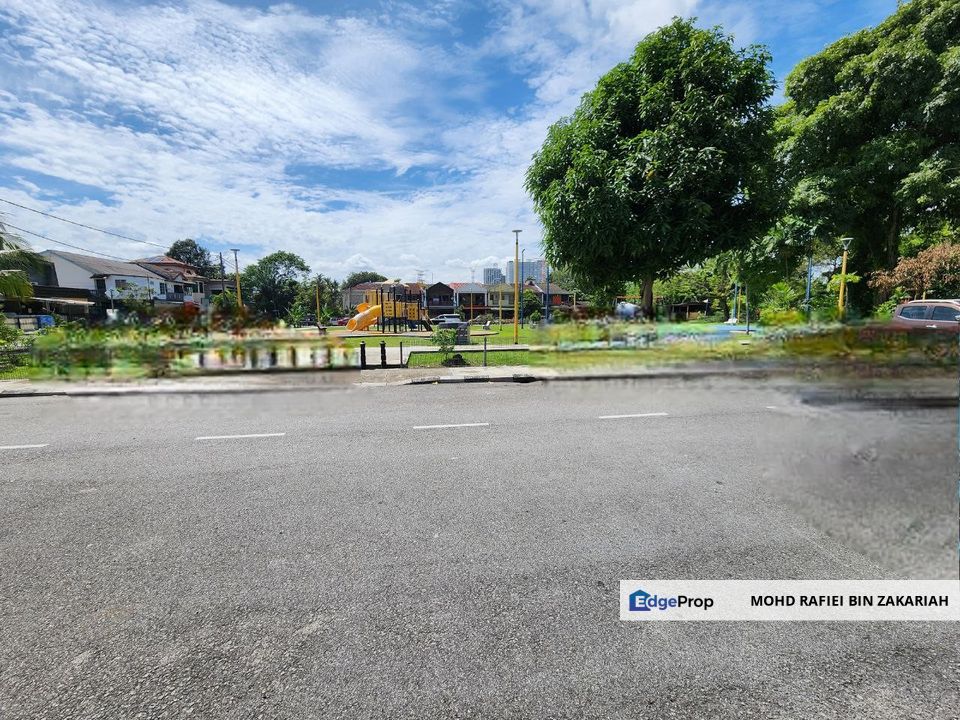 FACING OPEN Double Storey Terrace House Taman Karak Utama Batu Caves, Kuala Lumpur, Gombak